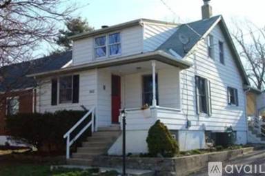 Main picture of 8312 Lake Ave