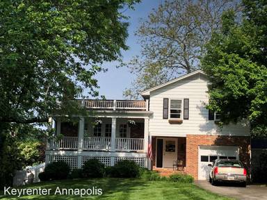 Main picture of 1920 Thomas Dr
