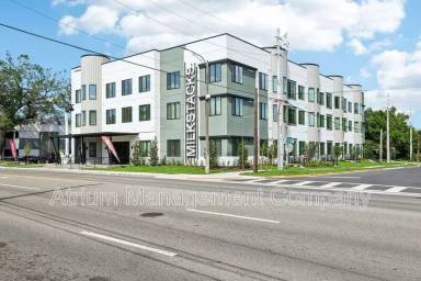 Main picture of 221 S Bumby Ave