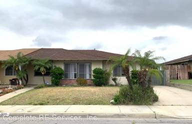 Main picture of 329 E Woodcroft Ave