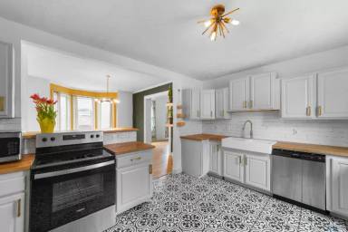 Main picture of 4711 Franklin Blvd
