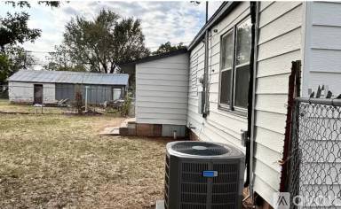Main picture of 3214 SW 28th St