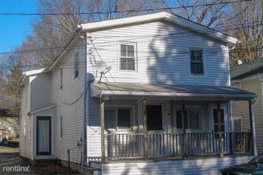 Main picture of 44 S Center St