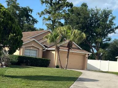 Main picture of 215 Seville Pointe Ave