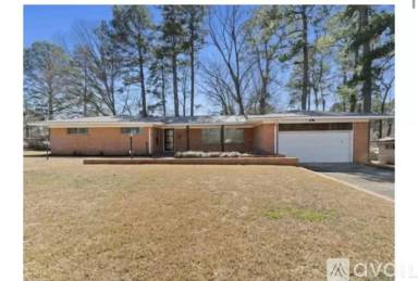 Main picture of 1104 Gardenia Ln