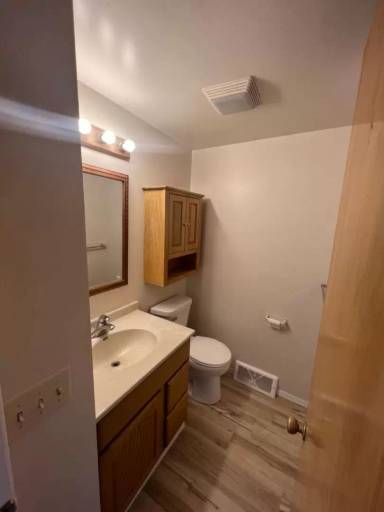 Main picture of 511 E 1st St
