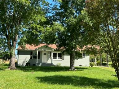 Main picture of 171 James Farm Rd