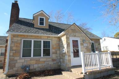 Main picture of 2033 SW Arnold Ave