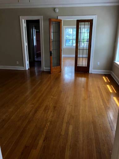 Main picture of 926 Main St
