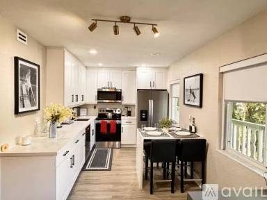 Main picture of 1423 Holly Heights Dr