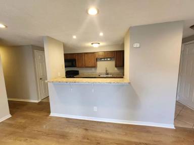 Main picture of 121 Kenwood Dr