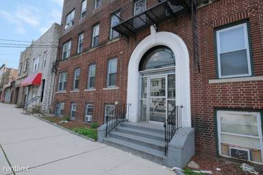 Main picture of 169 Manhattan Ave