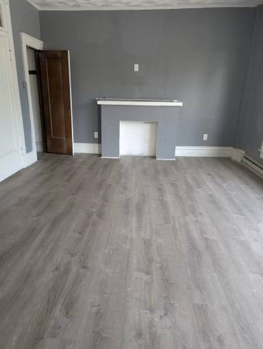 Main picture of 302 E 2nd St