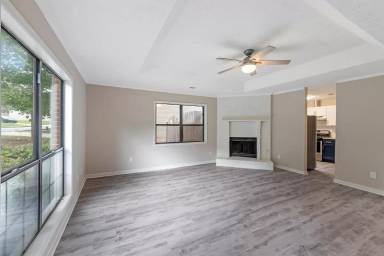 Main picture of 1121 Brookstone Rd