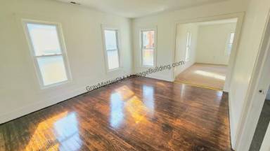 Main picture of 2217 Peach St