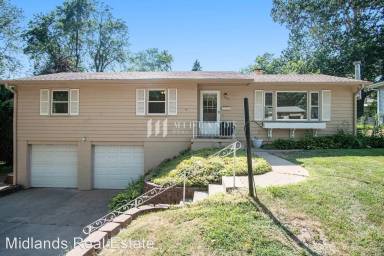 Main picture of 1008 S Madison St