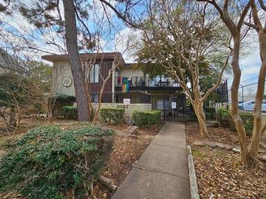 Main picture of 5001 Bowser Ave