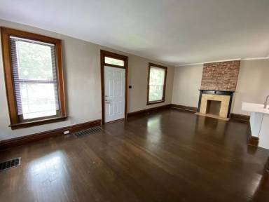 Main picture of 262 E 19th Ave