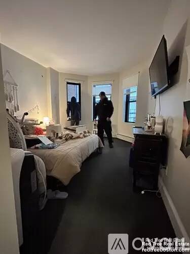 Main picture of 829 Beacon St Apartments