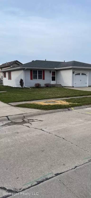 Main picture of 604 Bayberry Dr