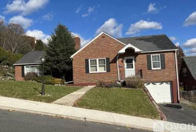 Main picture of 815 Ashland Ave