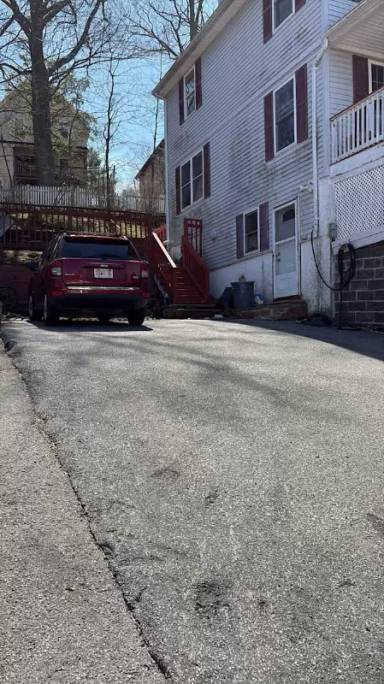 Main picture of 47 Crescent Ln