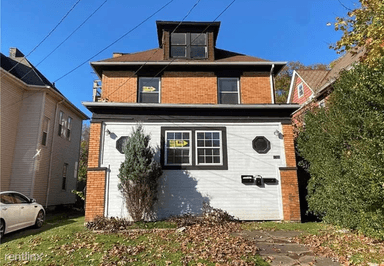 Main picture of 1705 Highland Ave