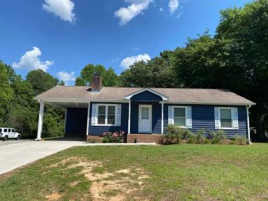 Main picture of 204 Moritz Rd