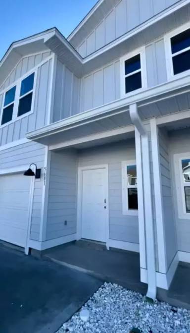 Main picture of 5681 Stellarjay St