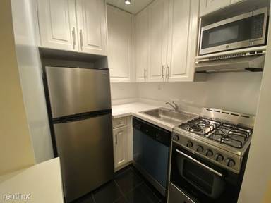 Main picture of 226 E 74th St