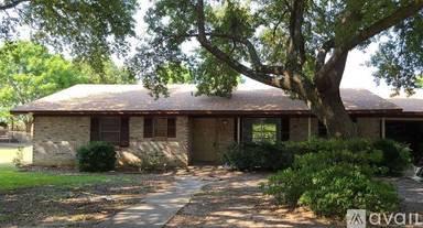 Main picture of 1309 Lakeview Dr