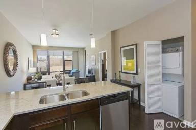 Main picture of 107 E Cermak Rd