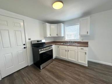 Main picture of 230 N Burnett St