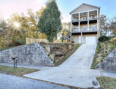 Main picture of 1982 Tiger Flowers Dr NW