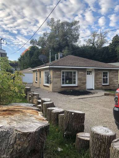 Main picture of 136 Brownell St SE