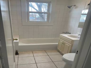 Main picture of 38 Feiner Pl