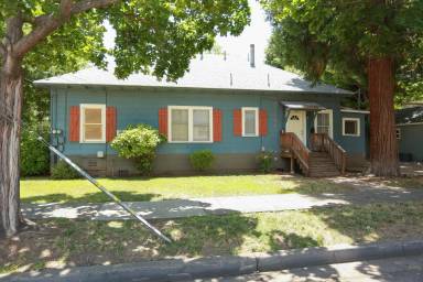 Main picture of 406 Cherry St