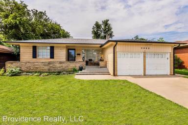 Main picture of 3000 NW 70th St