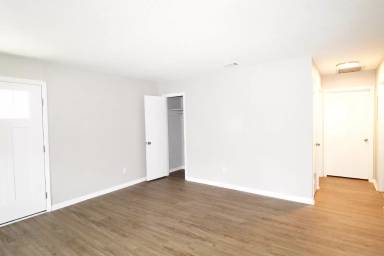 Main picture of 21B Pinewood Court