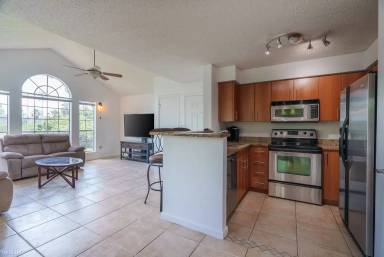 Main picture of 1050 Crystal Way