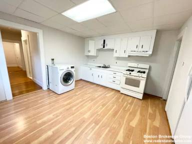 Main picture of 122 Buttonwood St