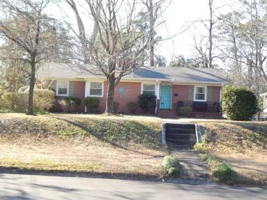 Main picture of 210 Wayne Dr
