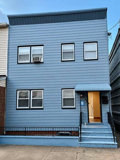 Main picture of 208 Sandford Avenue - 1