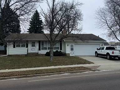 Main picture of 400 S Bahnson Ave