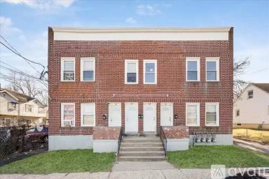 Main picture of 49 Cowles St