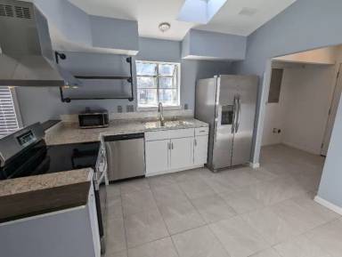 Main picture of 801 Valentine St