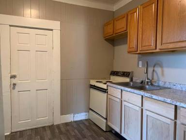 Main picture of 208 E Gilbert St