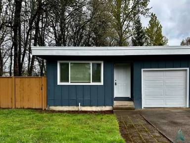 Main picture of 195 SE Bridgeway Ave