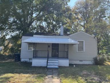 Main picture of 2213 Fulton Ave SW