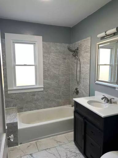 Main picture of 483 Tolland St
